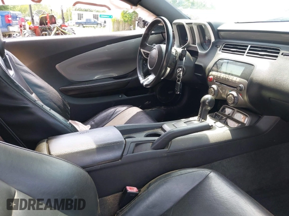 2010 Chevrolet Camaro 2SS z VIN 2G1FK1EJ9A9225884, wystawiony jako IAAI lot #42294998 z przebiegiem 197 908 mil mil oraz . Historia ofert i sprzedaży dostępna na DreamBid. Obrazek 5.