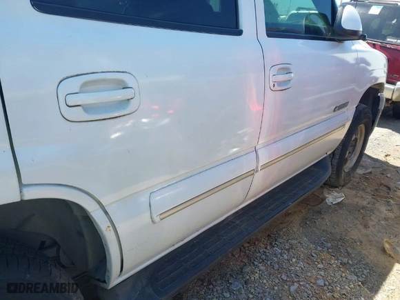 2003 Chevrolet Tahoe LS with VIN 1GNEK13ZX3J208960, listed as a IAAI auction lot 42015424 with 336,642 mi miles. Bid and sale history available at carsss.com. Image 6.