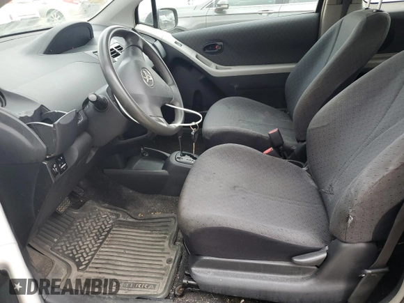 2010 Toyota Yaris z VIN JTDJT4K37A5290297, wystawiony jako Copart lot #56980175 z przebiegiem 459 391 mil mil oraz Czysty tytuł • Clean title. Historia ofert i sprzedaży dostępna na DreamBid. Obrazek 7.