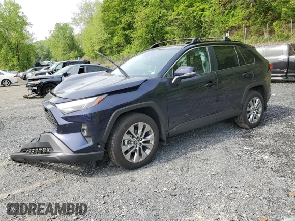 2024 Toyota RAV4 XLE Premium z VIN 2T3A1RFV5RW478819, wystawiony jako Copart lot #56818695 z przebiegiem 14 570 mil mil oraz Szkoda całkowita • Salvage title. Historia ofert i sprzedaży dostępna na DreamBid. Obrazek 1.