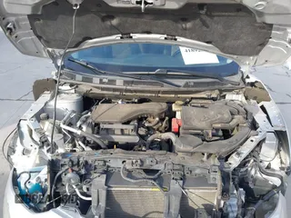 2017 Nissan Rogue SV z VIN JN1BJ1CP5HW030515, wystawiony jako IAAI lot #41892304 z przebiegiem 83 794 mil mil oraz . Historia ofert i sprzedaży dostępna na DreamBid. Obrazek 10.