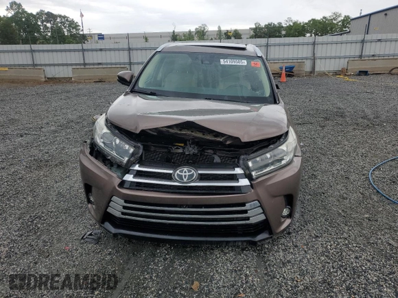 2018 Toyota Highlander Limited z VIN 5TDDZRFH6JS832904, wystawiony jako Copart lot #54109505 z przebiegiem Nie podano mil oraz Nie do naprawy • Non repairable. Historia ofert i sprzedaży dostępna na DreamBid. Obrazek 5.