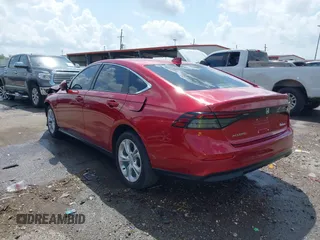 2024 Honda Accord LX z VIN 1HGCY1F23RA010647, wystawiony jako IAAI lot #42082178 z przebiegiem 26 514 mil mil oraz . Historia ofert i sprzedaży dostępna na DreamBid. Obrazek 3.