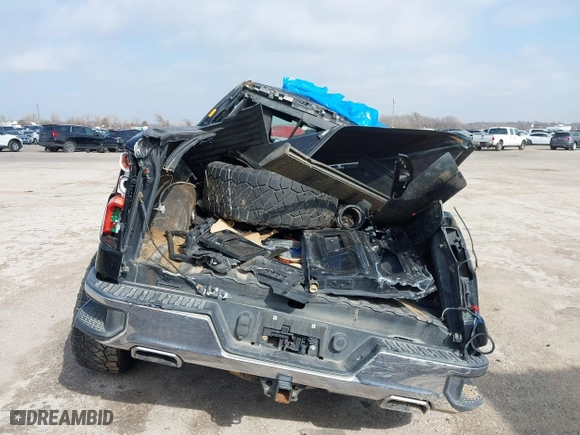 2019 Chevrolet Silverado 1500 LT with VIN 3GCUYDEDXKG192362, listed as a IAAI auction lot 41451087 with 1 mi miles. Bid and sale history available at carsss.com. Image 16.