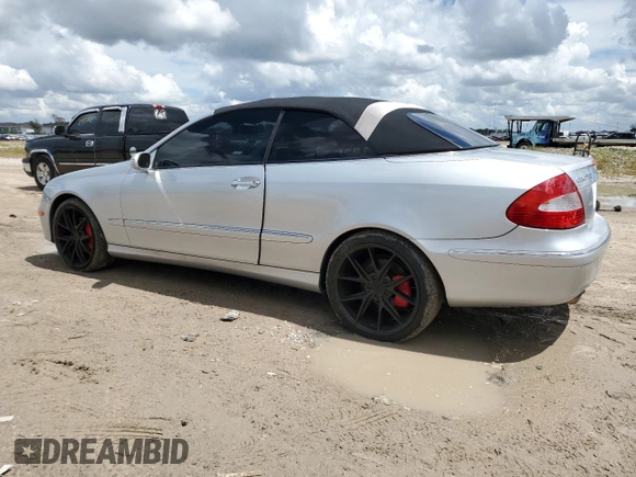 2006 Mercedes-Benz CLK-Class 3.5L with VIN WDBTK56F76T073095, listed as a Copart auction lot 70363754 with 84,246 mi miles and Salvage Title. Bid and sale history available at carsss.com. Image 2.