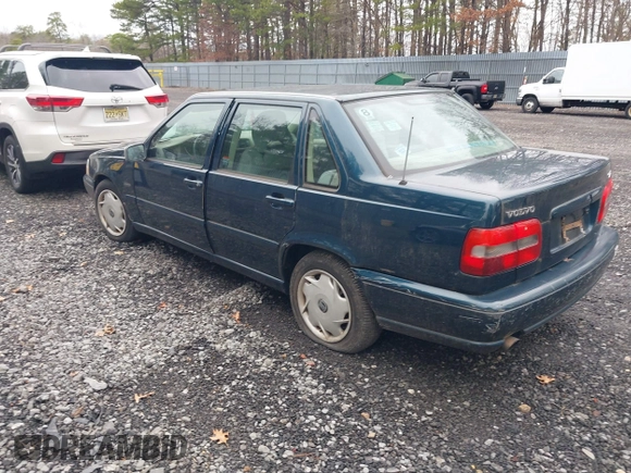 1998 Volvo S70 with VIN YV1LS557XW1546067, listed as a IAAI auction lot 41806312 with 119,368 mi miles and . Bid and sale history available at DreamBid. Image 3.