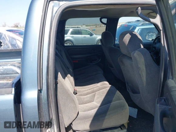 2006 Chevrolet Silverado 1500 LT1 with VIN 2GCEK13T961173184, listed as a IAAI auction lot 41864254 with 700,443 mi miles. Bid and sale history available at carsss.com. Image 8.