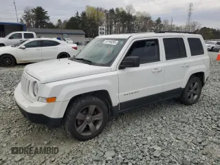 2014 Jeep Patriot Latitude z VIN 1C4NJPFA2ED928050, wystawiony jako Copart lot #50195295 z przebiegiem 130 437 mil mil oraz Szkoda całkowita • Salvage title. Historia ofert i sprzedaży dostępna na DreamBid. Obrazek 1.