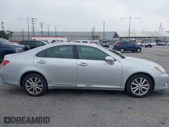 2010 Lexus ES 330 z VIN JTHBK1EG9A2386744, wystawiony jako IAAI lot #42378931 z przebiegiem 156 822 mil mil oraz . Historia ofert i sprzedaży dostępna na DreamBid. Obrazek 13.