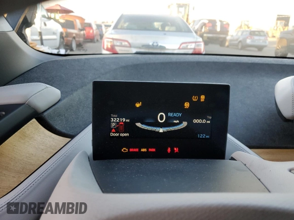 2019 BMW i3 with VIN WBY8P4C57K7D27696, listed as a Copart auction lot 85429264 with 32,219 mi miles and Salvage title. Bid and sale history available at DreamBid. Image 9.