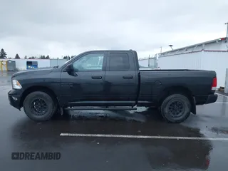 2018 Ram 1500 Express z VIN 1C6RR7FT4JS238082, wystawiony jako IAAI lot #41203915 z przebiegiem 85 863 mil mil oraz . Historia ofert i sprzedaży dostępna na DreamBid. Obrazek 15.