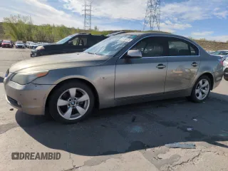 2007 BMW 5 Series 525i z VIN WBANE53587CY05875, wystawiony jako Copart lot #55138575 z przebiegiem 169 224 mil mil oraz Czysty tytuł • Clean title. Historia ofert i sprzedaży dostępna na DreamBid. Obrazek 1.