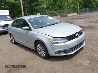 2011 Volkswagen Jetta SE with VIN 3VWDX7AJ0BM367281, listed as a IAAI auction lot 42288075 with 247,916 mi miles and . Bid and sale history available at DreamBid. Image 1.
