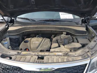 2014 Kia Sorento LX with VIN 5XYKT4A69EG518619, listed as a IAAI auction lot 42029285 with 187,976 mi miles. Bid and sale history available at carsss.com. Image 10.