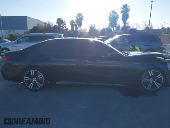 2018 BMW 7 Series 750i with VIN WBA7F0C50JGM24160, listed as a IAAI auction lot 41448519 with 138,742 mi miles. Bid and sale history available at carsss.com. Image 13.