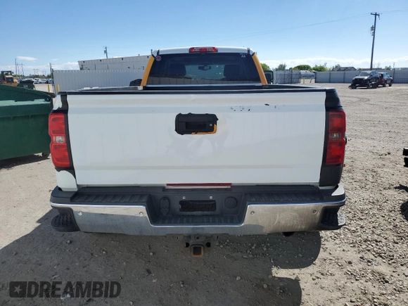 2016 GMC Sierra 3500HD SLT z VIN 1GT42XC86GF277877, wystawiony jako Copart lot #55825015 z przebiegiem 205 718 mil mil oraz Szkoda całkowita • Salvage title. Historia ofert i sprzedaży dostępna na DreamBid. Obrazek 6.