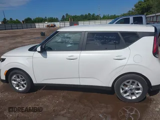 2023 Kia Soul LX with VIN KNDJ23AU8P7861431, listed as a IAAI auction lot 42234031 with 35,397 mi miles and . Bid and sale history available at DreamBid. Image 14.