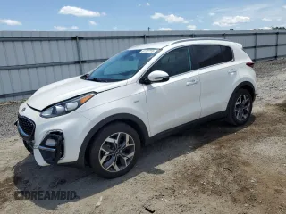 2020 Kia Sportage EX z VIN KNDPNCAC7L7693591, wystawiony jako Copart lot #61727715 z przebiegiem 75 048 mil mil oraz Szkoda całkowita • Salvage title. Historia ofert i sprzedaży dostępna na DreamBid. Obrazek 1.