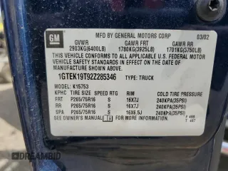 2002 GMC Sierra 1500 SLE z VIN 1GTEK19T92Z285346, wystawiony jako Copart lot #55022305 z przebiegiem 117 944 mil mil oraz Szkoda całkowita • Salvage title. Historia ofert i sprzedaży dostępna na DreamBid. Obrazek 12.