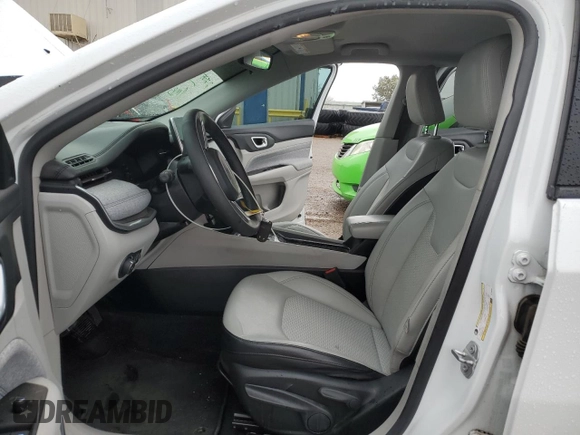 2022 Jeep Compass Latitude with VIN 3C4NJCBB4NT198580, listed as a Copart auction lot 48147765 with 81,562 mi miles and Salvage title. Bid and sale history available at DreamBid. Image 7.