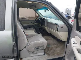 2002 Chevrolet Tahoe LS with VIN 1GNEK13TX2J304517, listed as a IAAI auction lot 41731259 with 267,574 mi miles. Bid and sale history available at carsss.com. Image 5.