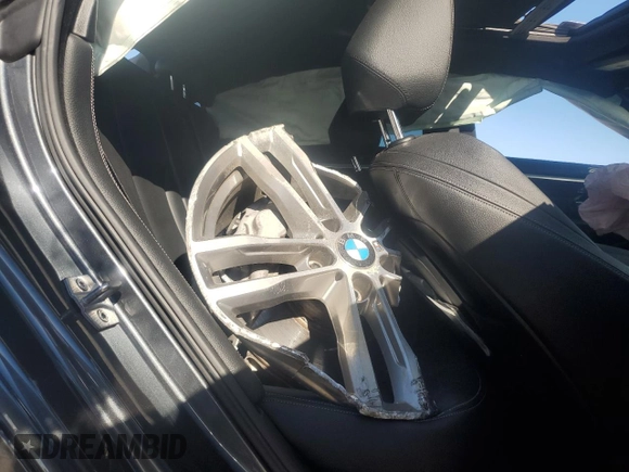2019 BMW 4 Series 430i xDrive z VIN WBA4J3C59KBL05590, wystawiony jako Copart lot #57723065 z przebiegiem Nie podano mil oraz Szkoda całkowita • Salvage title. Historia ofert i sprzedaży dostępna na DreamBid. Obrazek 10.