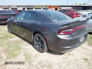 2017 Dodge Charger SXT z VIN 2C3CDXHG7HH559035, wystawiony jako IAAI lot #41942172 z przebiegiem 194 941 mil mil oraz . Historia ofert i sprzedaży dostępna na DreamBid. Obrazek 3.