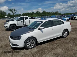 2012 Volkswagen Jetta SE with VIN 3VWDP7AJ3CM395321, listed as a Copart auction lot 62539655 with 136,844 mi miles and Clean title. Bid and sale history available at DreamBid. Image 1.