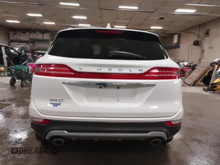 2019 Lincoln MKC Reserve with VIN 5LMCJ3D9XKUL17812, listed as a IAAI auction lot 41730211 with 56,716 mi miles and . Bid and sale history available at DreamBid. Image 17.