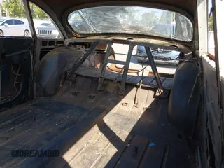1950 Lincoln Continental z VIN 00000000000000000, wystawiony jako IAAI lot #37129594 z przebiegiem Nie podano mil oraz . Historia ofert i sprzedaży dostępna na DreamBid. Obrazek 6.