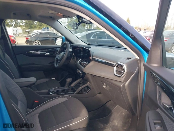 2025 Chevrolet TrailBlazer LT with VIN KL79MRSL0SB126810, listed as a IAAI auction lot 41750939 with 3,856 mi miles. Bid and sale history available at carsss.com. Image 5.