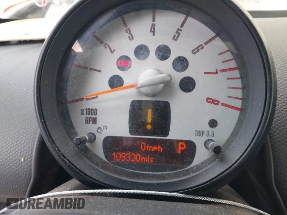 2014 MINI Countryman S with VIN WMWZC3C59EWP25041, listed as a IAAI auction lot 42085698 with 109,320 mi miles and . Bid and sale history available at DreamBid. Image 7.