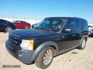 2006 Land Rover LR3 SE with VIN SALAE25476A402462, listed as a IAAI auction lot 41193417 with 251,748 mi miles. Bid and sale history available at carsss.com. Image 2.