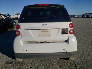 2011 Smart fortwo Pure z VIN WMEEJ3BA4BK473760, wystawiony jako Copart lot #78081344 z przebiegiem 75 966 mil mil oraz Szkoda całkowita • Salvage title. Historia ofert i sprzedaży dostępna na DreamBid. Obrazek 6.