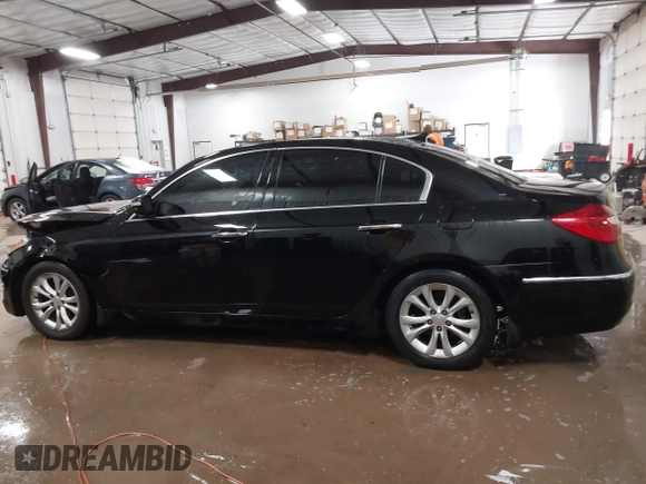 2013 Hyundai Genesis 3.8L with VIN KMHGC4DD3DU247095, listed as a IAAI auction lot 41551023 with 131,038 mi miles. Bid and sale history available at carsss.com. Image 14.