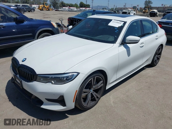 2020 BMW 3 Series 330i z VIN 3MW5R1J01L8B05556, wystawiony jako IAAI lot #42299891 z przebiegiem 61 404 mil mil oraz . Historia ofert i sprzedaży dostępna na DreamBid. Obrazek 17.