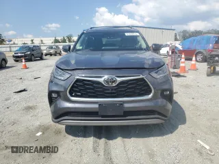 2022 Toyota Highlander Platinum with VIN 5TDFZRBH7NS182601, listed as a Copart auction lot 61832475 with 61,958 mi miles and Salvage title. Bid and sale history available at DreamBid. Image 5.