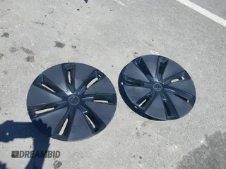 2024 Tesla Model 3 z VIN 5YJ3E1EA4RF721281, wystawiony jako IAAI lot #42238541 z przebiegiem 28 679 mil mil oraz . Historia ofert i sprzedaży dostępna na DreamBid. Obrazek 12.