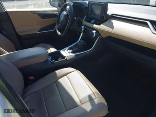 2020 Toyota RAV4 LE with VIN JTMH1RFV0LD060963, listed as a IAAI auction lot 41634608 with 90,881 mi miles. Bid and sale history available at carsss.com. Image 5.