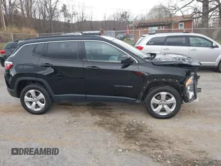 2019 Jeep Compass Latitude with VIN 3C4NJDBB1KT754314, listed as a IAAI auction lot 41869595 with 65,162 mi miles. Bid and sale history available at carsss.com. Image 13.