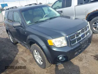 2008 Ford Escape XLT с VIN 1FMCU93108KE60815, выставлен на аукционе IAAI как лот 42504139 с пробегом 138 911 миль миль и . История ставок и продаж доступна на DreamBid. Изображение 1.