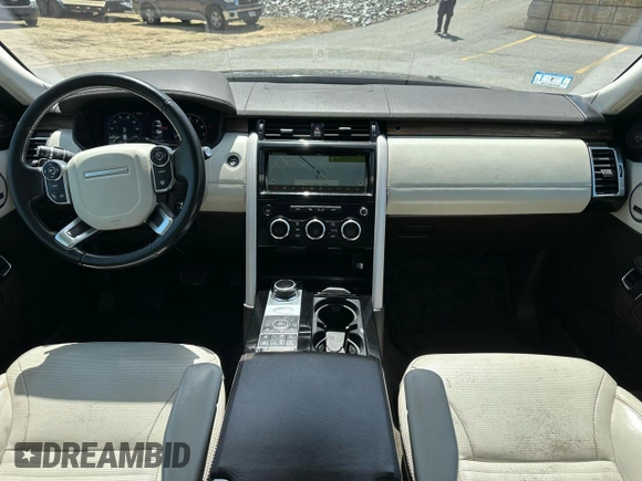 2018 Land Rover Discovery HSE Luxury with VIN SALRT2RV8JA050660, listed as a Copart auction lot 55436665 with 161,648 mi miles and Clean Title. Bid and sale history available at carsss.com. Image 7.