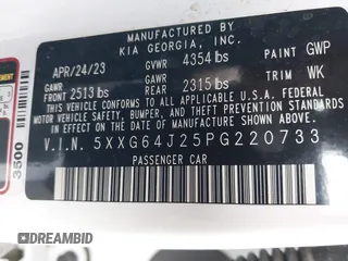 2023 Kia K5 GT-Line z VIN 5XXG64J25PG220733, wystawiony jako IAAI lot #42109640 z przebiegiem 30 917 mil mil oraz . Historia ofert i sprzedaży dostępna na DreamBid. Obrazek 9.