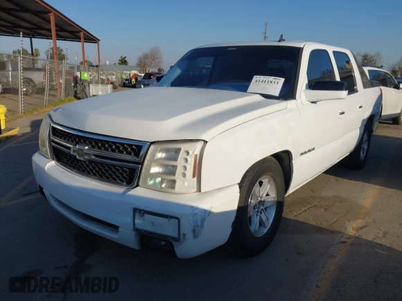 2006 Chevrolet Avalanche Z66 z VIN 3GNEC12Z76G131095, wystawiony jako IAAI lot #41411833 z przebiegiem 166 571 mil mil oraz . Historia ofert i sprzedaży dostępna na DreamBid. Obrazek 2.