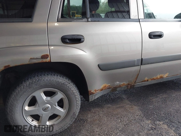 2003 Chevrolet TrailBlazer LS with VIN 1GNDS13S232326932, listed as a IAAI auction lot 42194665 with 137,183 mi miles and . Bid and sale history available at DreamBid. Image 6.