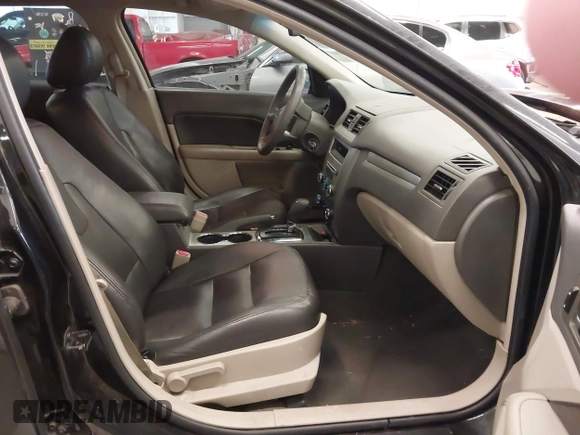 2011 Ford Fusion SE with VIN 3FAHP0HA9BR128452, listed as a IAAI auction lot 41798473 with 136,844 mi miles. Bid and sale history available at carsss.com. Image 5.