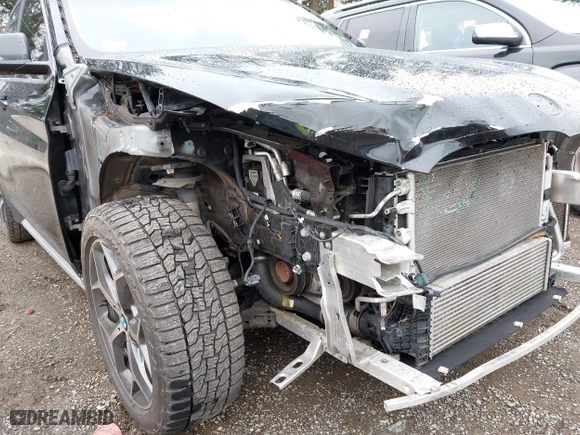 2018 BMW X1 xDrive28i with VIN WBXHT3C39J3H30531, listed as a IAAI auction lot 41890734 with 59,147 mi miles. Bid and sale history available at carsss.com. Image 6.
