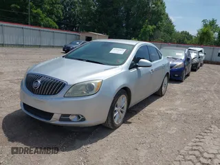 2014 Buick Verano z VIN 1G4PP5SK2E4108928, wystawiony jako IAAI lot #42456825 z przebiegiem 242 650 mil mil oraz . Historia ofert i sprzedaży dostępna na DreamBid. Obrazek 2.