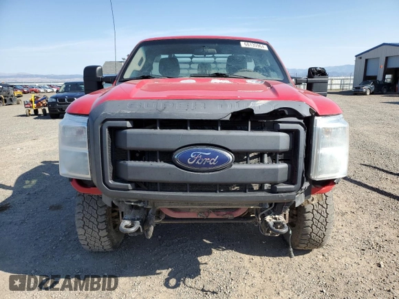 2015 Ford F-350 XL with VIN 1FTRF3B65FEA48534, listed as a Copart auction lot 68135964 with 204,110 mi miles and Salvage title. Bid and sale history available at DreamBid. Image 5.