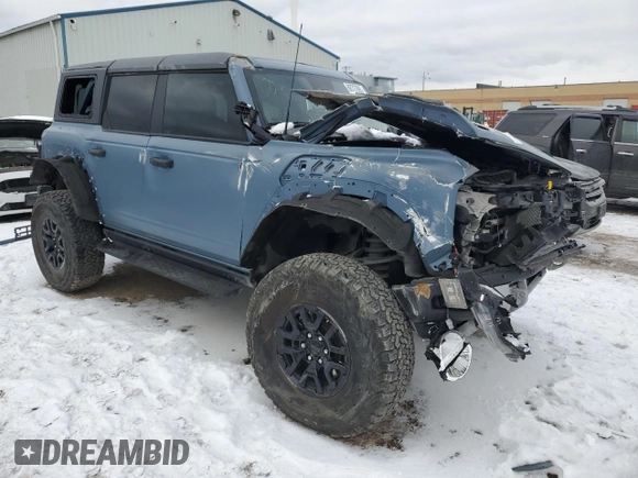 2023 Ford Bronco Raptor z VIN 1FMEE5JR9PLB57242, wystawiony jako Copart lot #88727685 z przebiegiem 43 259 mil mil oraz Szkoda całkowita • Salvage title. Historia ofert i sprzedaży dostępna na DreamBid. Obrazek 4.